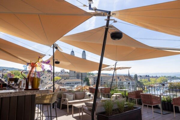 Sonnensegelsystem Rooftop Bar vom Hotel Storchen in Zürich | Guggenberger GmbH