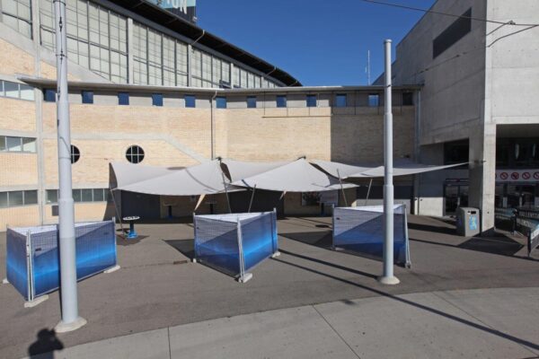Regenschutzsegel für die Besucher des Hallenstadions | Guggenberger GmbH