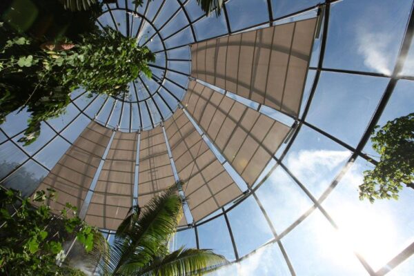 Glasbeschattungen mit Sonnensegel für den botanischen Garten in Zürich ZH | Guggenberger GmbH